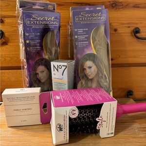 NIB Daisy Fuentes Hair Extensions, No. 7 Skincare, Merle Norman Wipes& Wet Brush